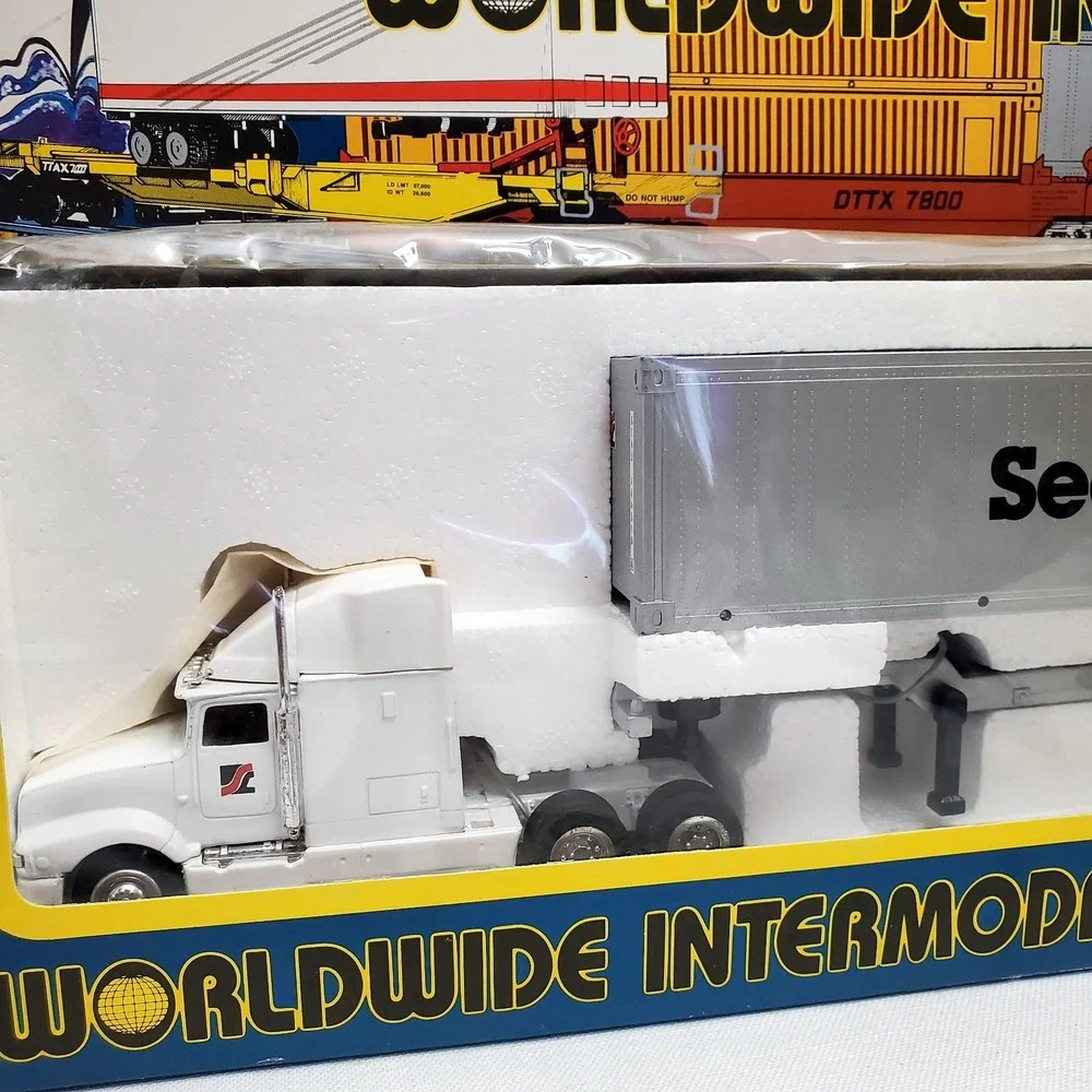 Worldwide Intermodal ◇ 1:48 Scale Diecast Semi Truck ◇ Sea‎ Land ◇ NEW